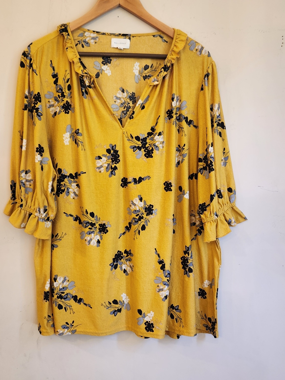 MELLODAY Yellow Floral V-Neck Ruffle Sleeve Tunic